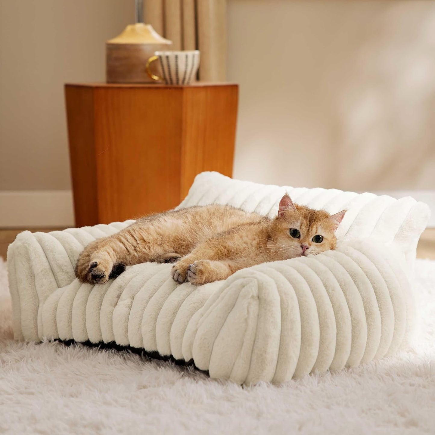 Miluva Plush Lounge
