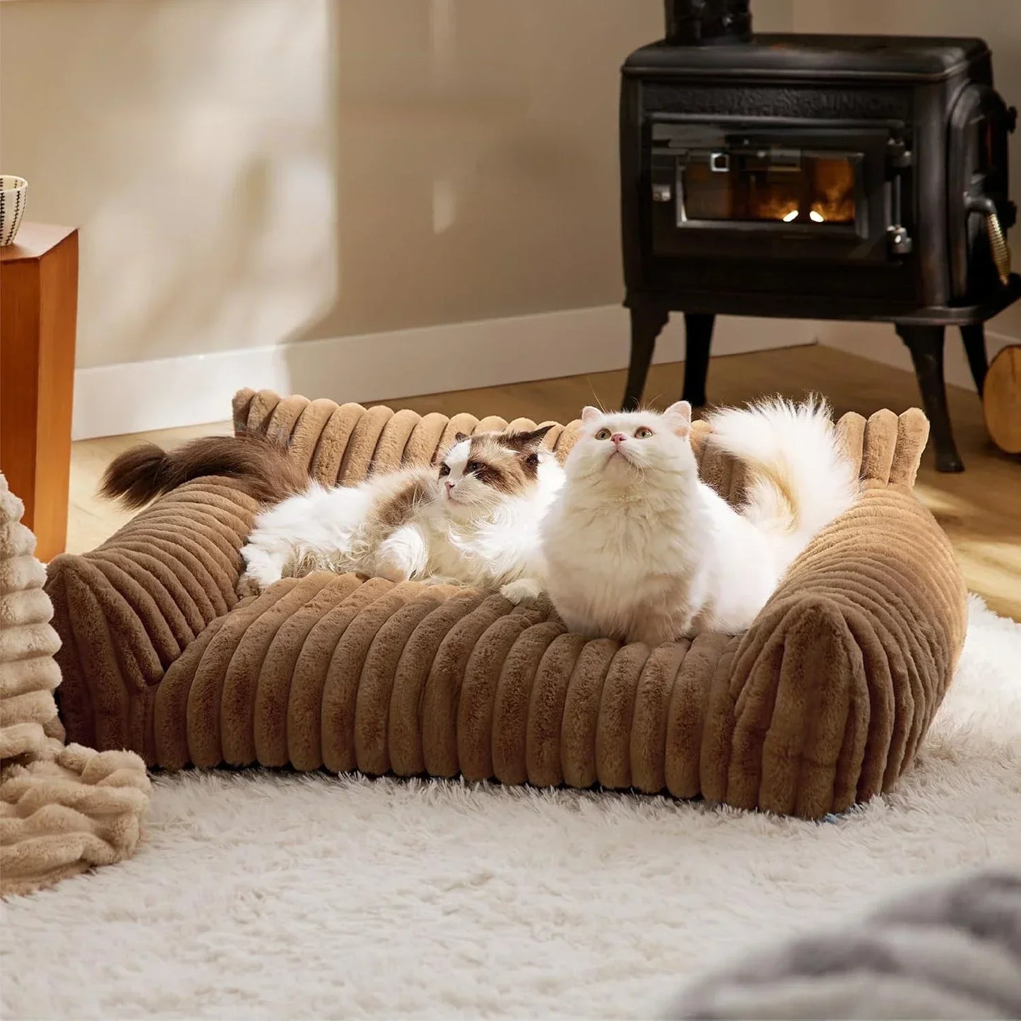 Miluva Plush Lounge